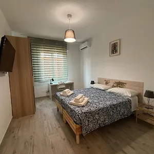 10 , Milano Italia